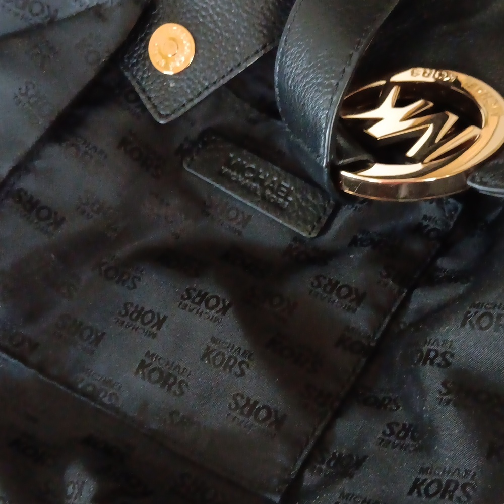 Michael Kors Handbag - Picture 2 of 7